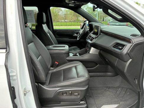 Used 2022 Chevrolet Tahoe LT w/ LT Signature Plus Package image 12