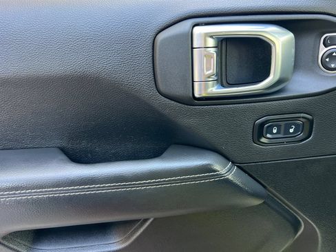 Used 2023 Jeep Wrangler Unlimited Sahara w/ Cold Weather Group AWD/4WD image 12