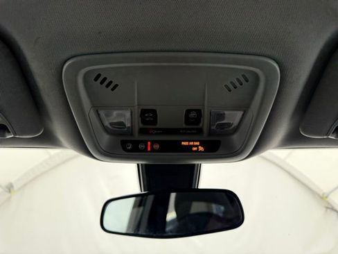 Used 2021 Chevrolet Malibu LT image 38