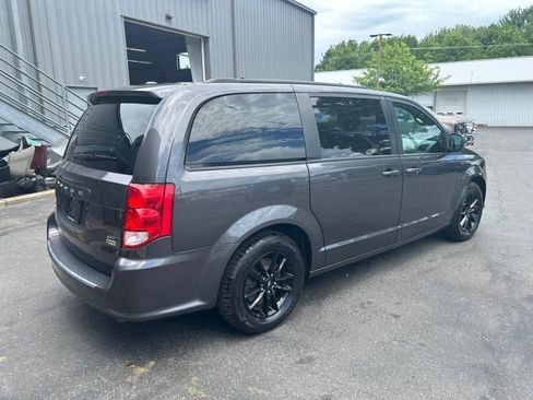 Used 2019 Dodge Grand Caravan GT FWD image 3