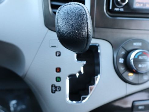 Used 2014 Toyota Sienna LE image 36
