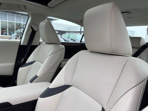 Used 2023 Lexus ES 350 w/ Premium Package image 24
