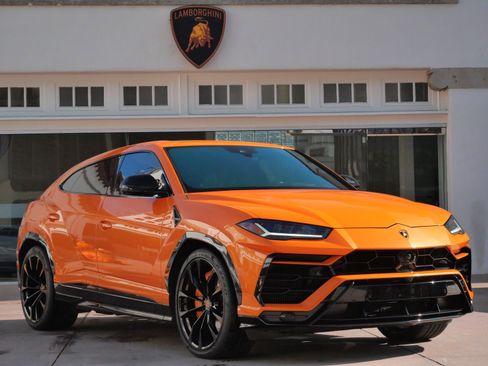 Used 2022 Lamborghini Urus image 1