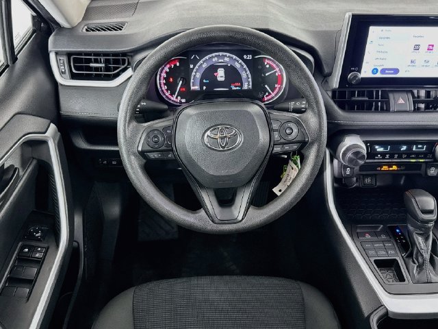 Used 2025 Toyota RAV4 LE AWD/4WD image 14