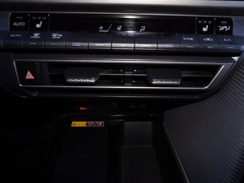 Certified 2025 Toyota Camry SE image 17