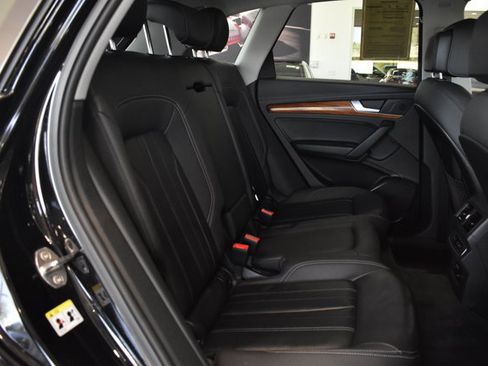 Used 2023 Audi Q5 2.0T Premium image 29