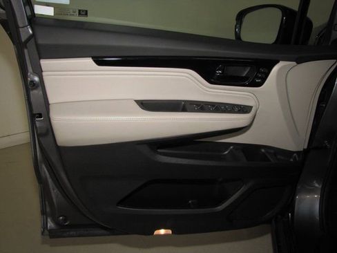 Used 2025 Honda Odyssey Elite image 11