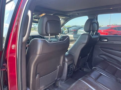 Used 2019 Jeep Grand Cherokee Overland AWD/4WD image 23