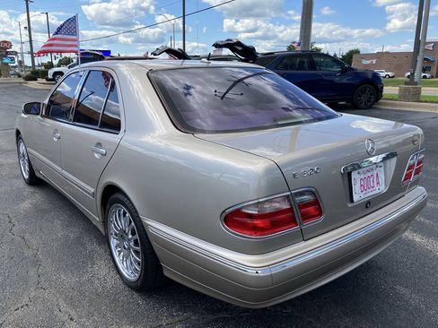Used 2000 Mercedes-Benz E 320 Sedan image 5