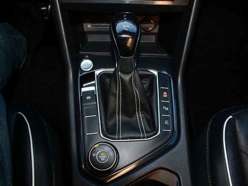 Used 2023 Volkswagen Tiguan SEL R-Line image 20