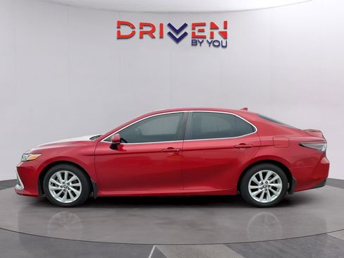 Used 2023 Toyota Camry LE image 2