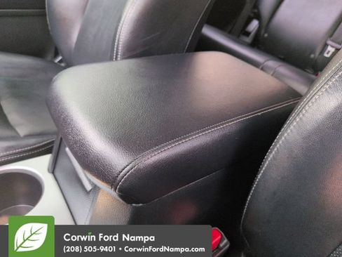 Used 2018 Toyota 4Runner Limited AWD/4WD image 19