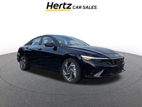 Used 2025 Hyundai Elantra SEL image 1
