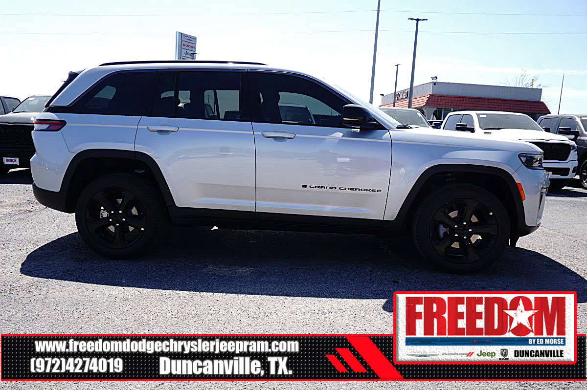 New 2026 Jeep Grand Cherokee Limited w/ Limited Altitude Package AWD/4WD image 6