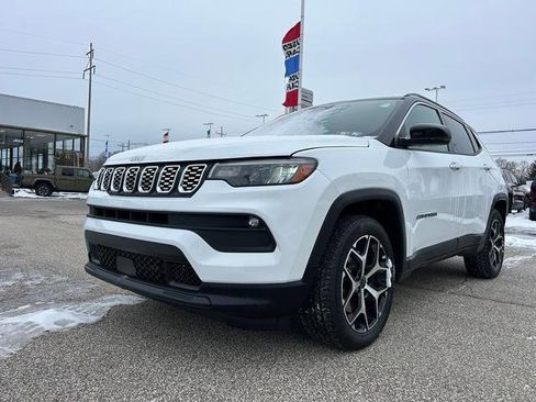 Used 2025 Jeep Compass Limited image 7