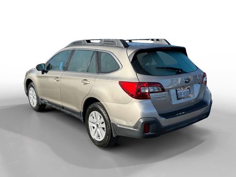 Used 2018 Subaru Outback 2.5i image 3