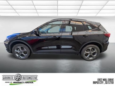 Used 2025 Ford Escape ST-Line Select AWD/4WD image 2