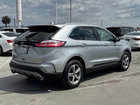 Used 2020 Ford Edge SEL w/ Convenience Package FWD image 4