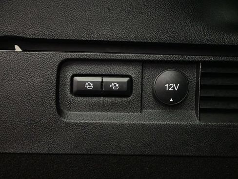 Used 2023 Lincoln Nautilus FWD w/ Premium Package image 38