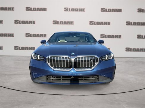 Certified 2026 BMW i5 eDrive40 image 8