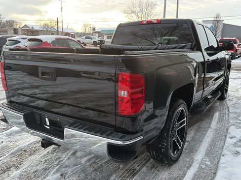 Used 2017 Chevrolet Silverado 1500 LT w/ LPO, Black Pack image 5