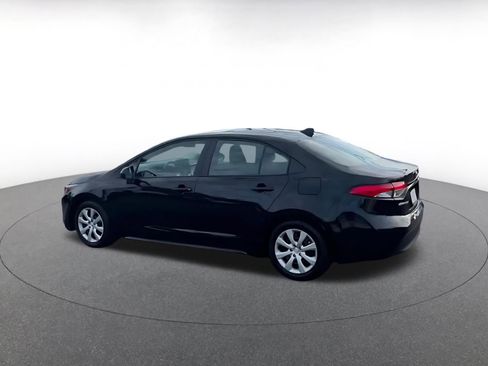 Used 2025 Toyota Corolla LE image 9