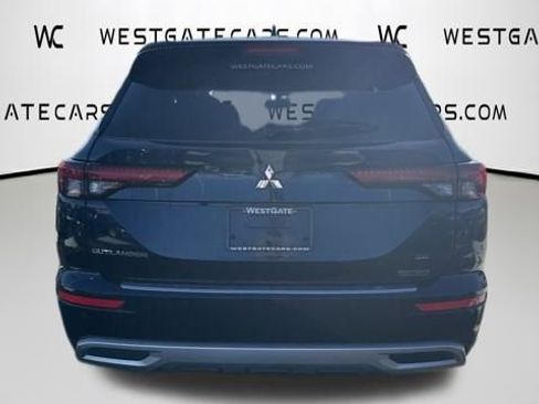 Used 2024 Mitsubishi Outlander SE image 5