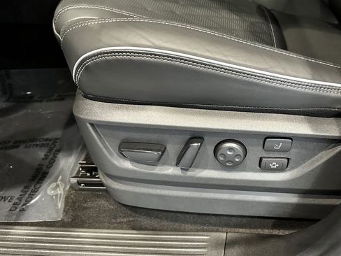 Certified 2025 INFINITI QX80 Autograph image 16