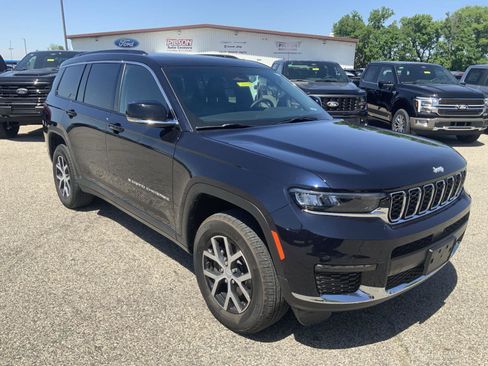 Used 2024 Jeep Grand Cherokee L Limited AWD/4WD image 2