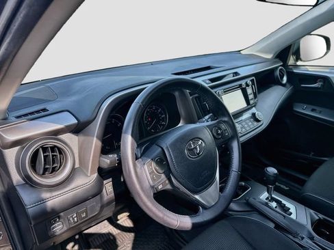 Used 2017 Toyota RAV4 XLE w/ Carpet Mat Package AWD/4WD image 10