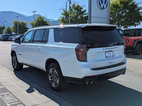 Used 2025 Chevrolet Suburban Z71 AWD/4WD image 9