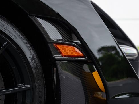 Used 2019 McLaren Senna image 13