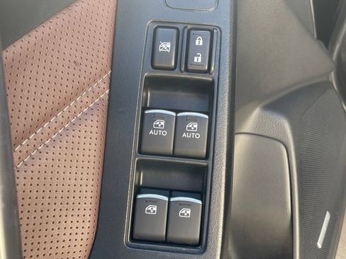 Used 2017 Subaru Forester 2.5i Touring AWD/4WD image 16
