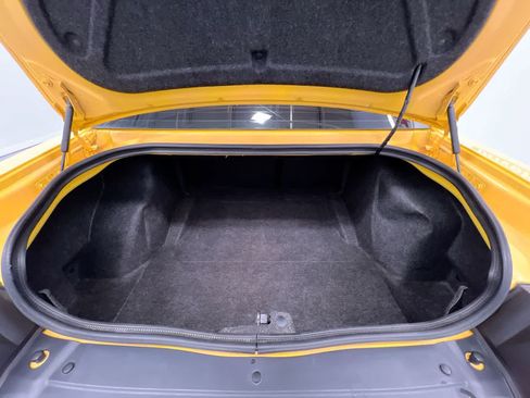Used 2017 Dodge Challenger SXT w/ Driver Convenience Group RWD image 38