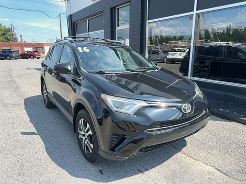 Used 2016 Toyota RAV4 LE AWD/4WD image 1