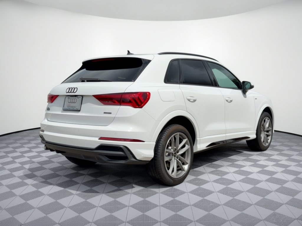 Certified 2024 Audi Q3 2.0T Premium w/ Convenience Package AWD/4WD image 9