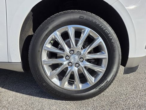 Used 2021 Buick Enclave Essence image 32