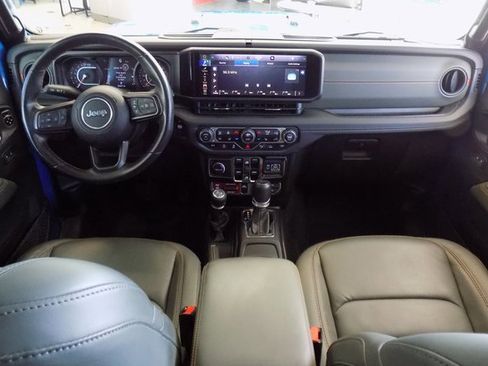 Certified 2024 Jeep Gladiator Mojave image 14