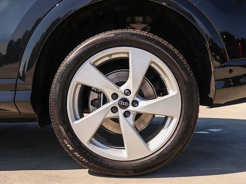 Used 2025 Audi Q5 Premium w/ Premium Plus AWD/4WD image 13