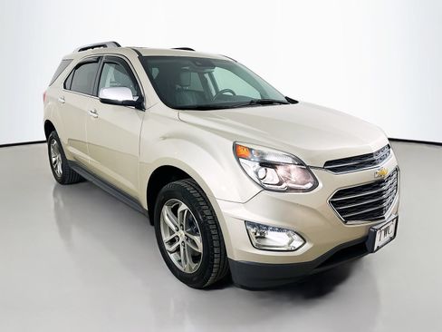 Used 2016 Chevrolet Equinox LTZ w/ Enhanced Convenience Package FWD image 3