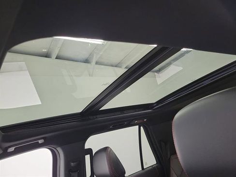 Used 2022 Ford Expedition Limited image 35