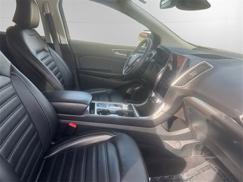 Used 2022 Ford Edge SEL w/ Convenience Package image 15