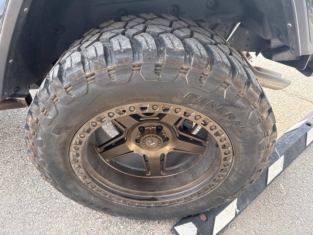 Used 2022 Jeep Wrangler Unlimited Rubicon w/ Xtreme Recon 35" Tire Package AWD/4WD image 9