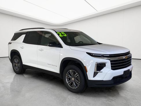 Used 2025 Chevrolet Traverse LT FWD image 49