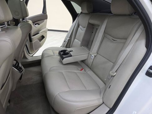 Used 2013 Cadillac XTS Luxury FWD image 24