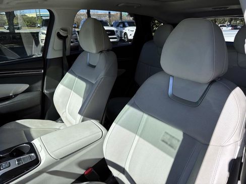 Used 2023 Hyundai Tucson Limited image 11