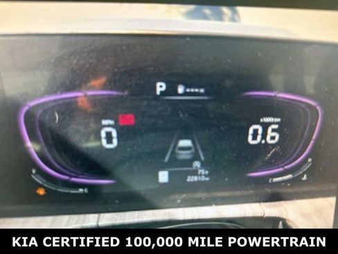 Used 2025 Kia Telluride EX w/ EX Captain's Chair Package FWD image 4