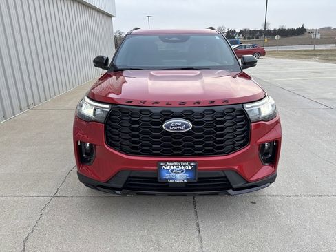 New 2026 Ford Explorer ST-Line image 2