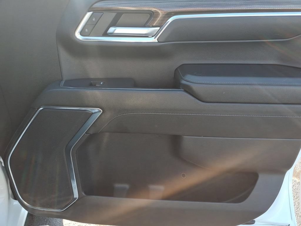 Used 2024 Chevrolet Silverado 1500 LT AWD/4WD image 9