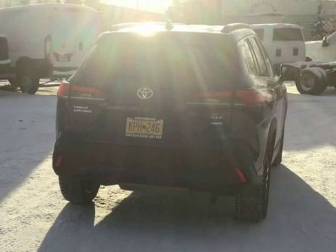 Used 2023 Toyota Corolla Cross XLE w/ Convenience Package image 7